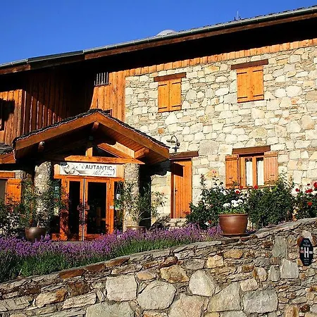 Autantic Hotel